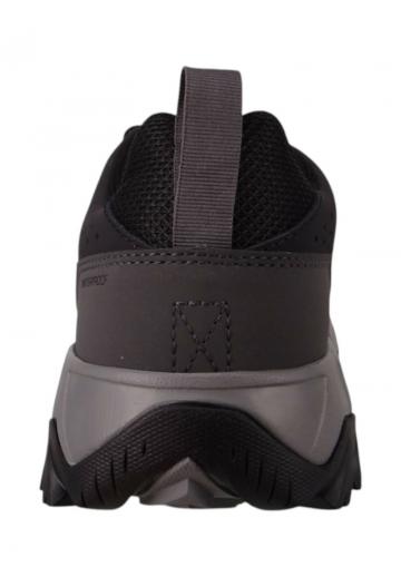 Походные кроссовки