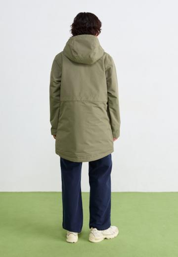 Спортивная куртка