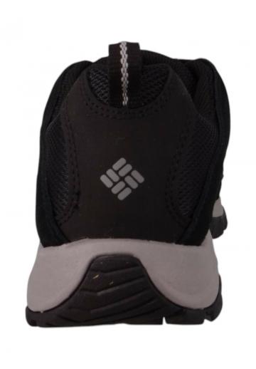 Походные кроссовки