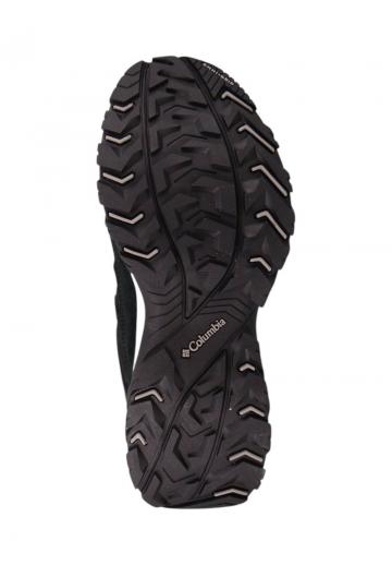 Походные кроссовки