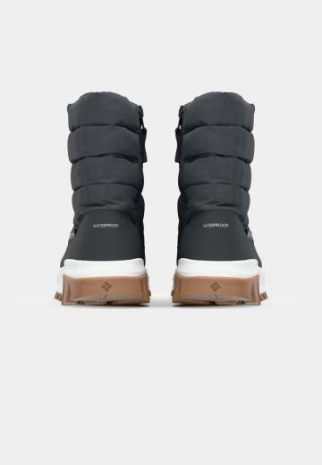 Спортивные сапоги