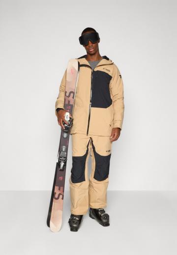 Сноубордическая куртка