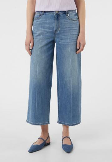 Короткие джинсы