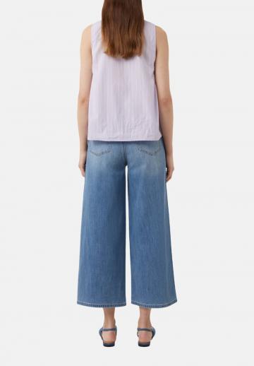 Короткие джинсы