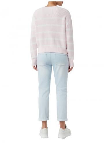 Пуловер в полоску