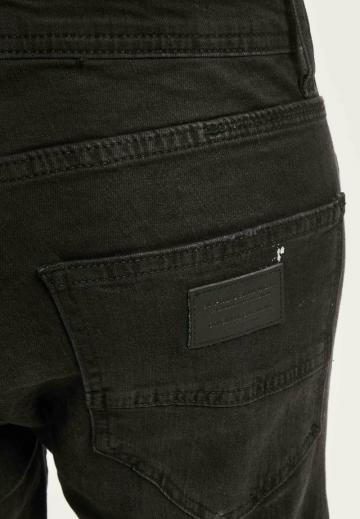 Узкие джинсы