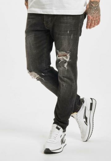 Узкие джинсы