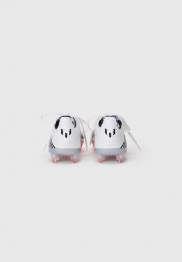 Футбольные бутсы