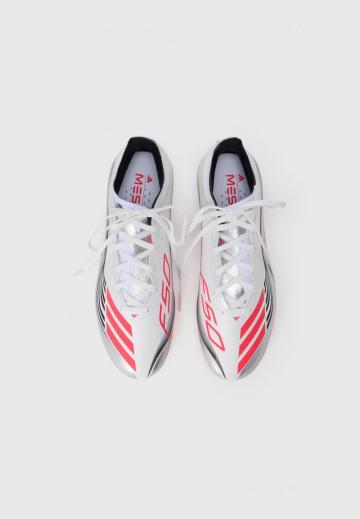 Футбольные бутсы