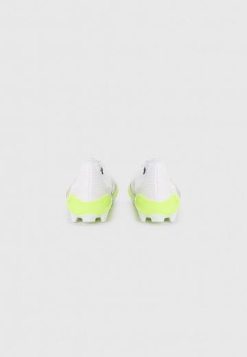 Футбольные бутсы