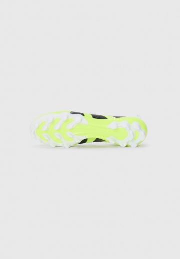 Футбольные бутсы