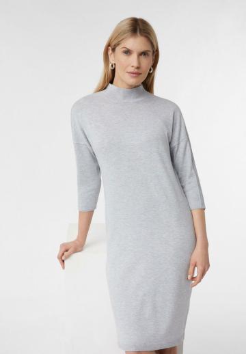 Вязаное платье