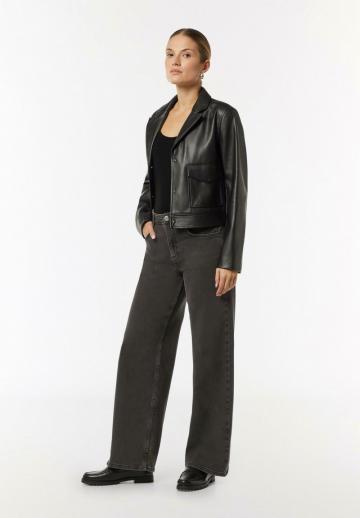 Топ на бретельках