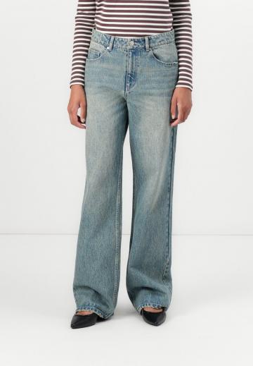 Свободные джинсы