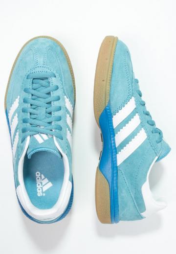 Кроссовки для зала