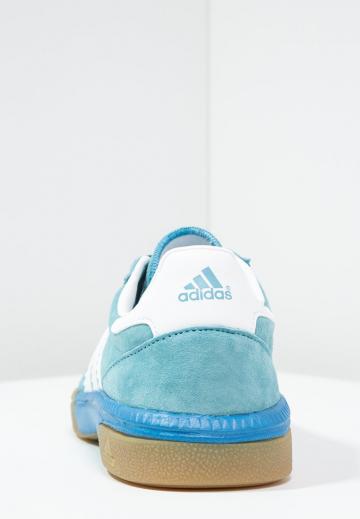 Кроссовки для зала