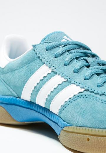 Кроссовки для зала