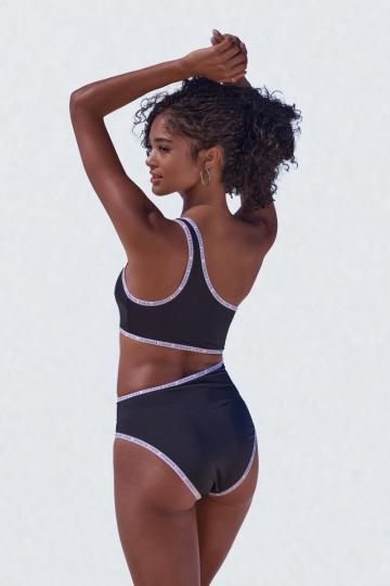 Слитный купальник