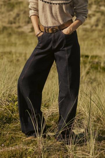 Клешеные джинсы