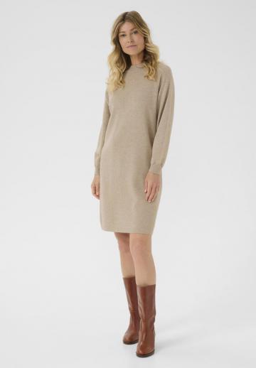 Вязаное платье