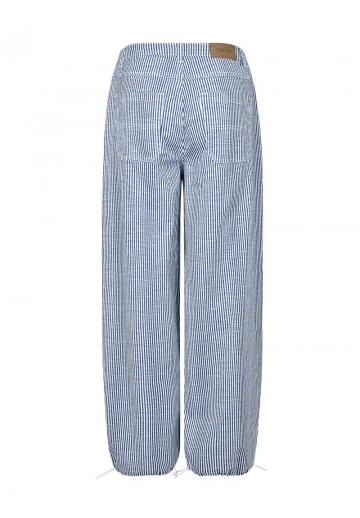 Свободные джинсы