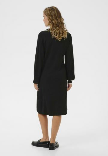 Вязаное платье