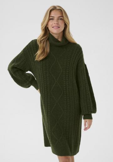 Вязаное платье