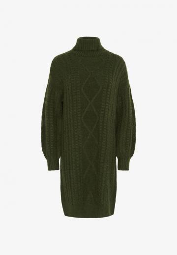 Вязаное платье