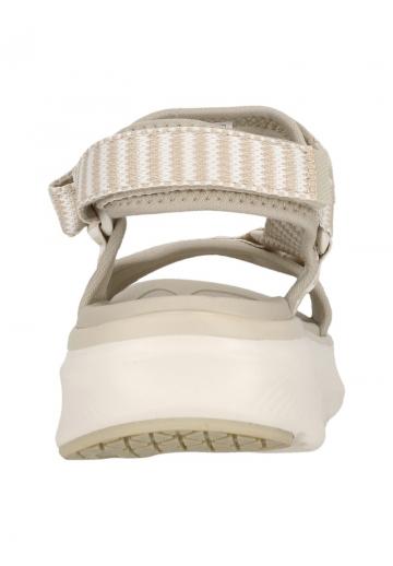 Босоножки на танкетке