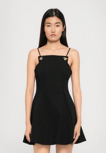 Короткое платье