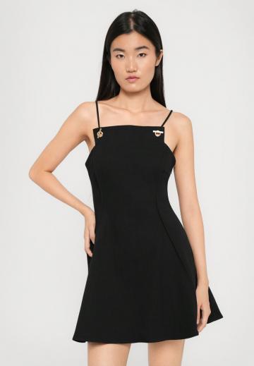 Короткое платье