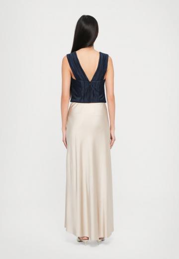 Блузка без рукавов