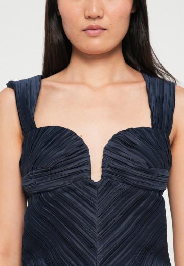 Блузка без рукавов