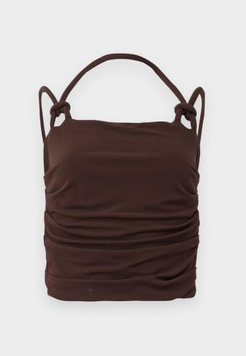 Топ на бретельках