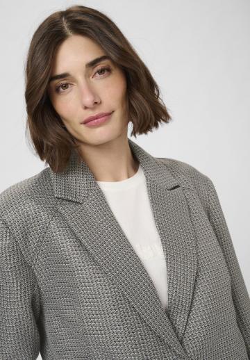 Короткое пальто