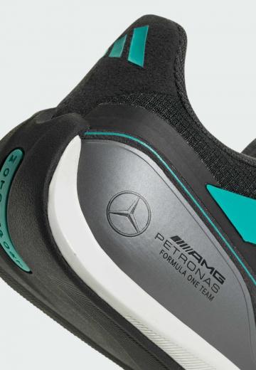 Футбольные бутсы