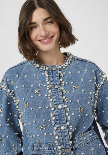 Джинсовая куртка