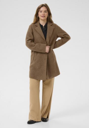 Короткое пальто