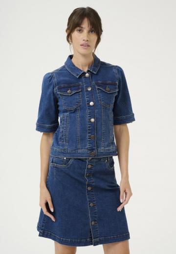 Джинсовая куртка