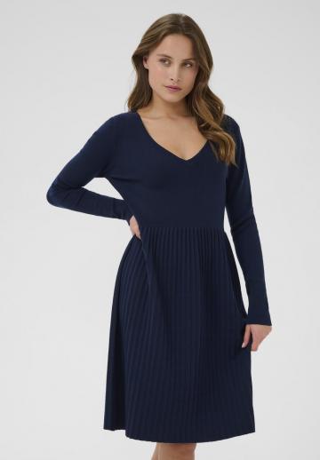 Вязаное платье