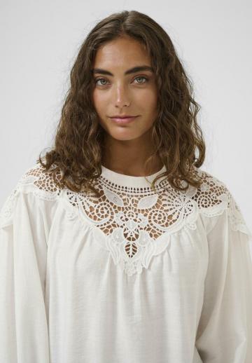 Кружевная блузка