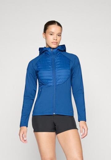 Спортивная куртка