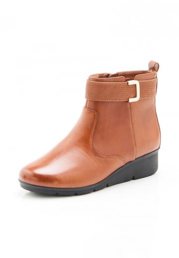 Сапожки на танкетке