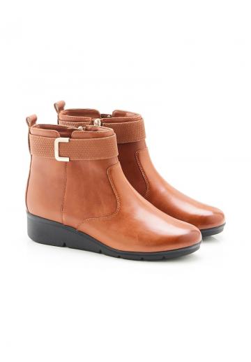 Сапожки на танкетке