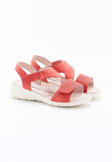 Босоножки на танкетке