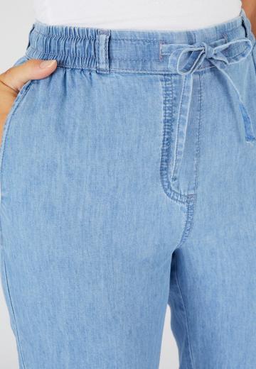 Прямые джинсы