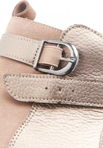 Сапожки на танкетке