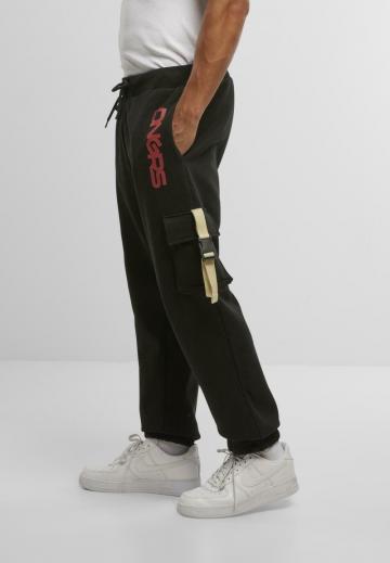 Брюки с накладными карманами