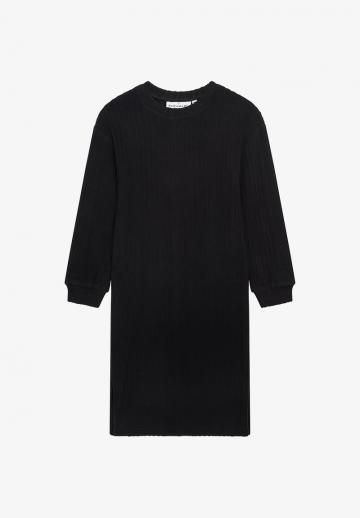 Вязаное платье