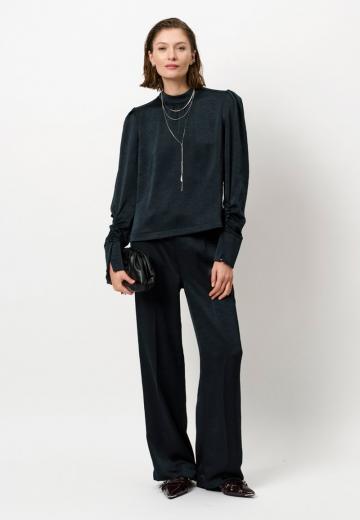 Атласная блузка